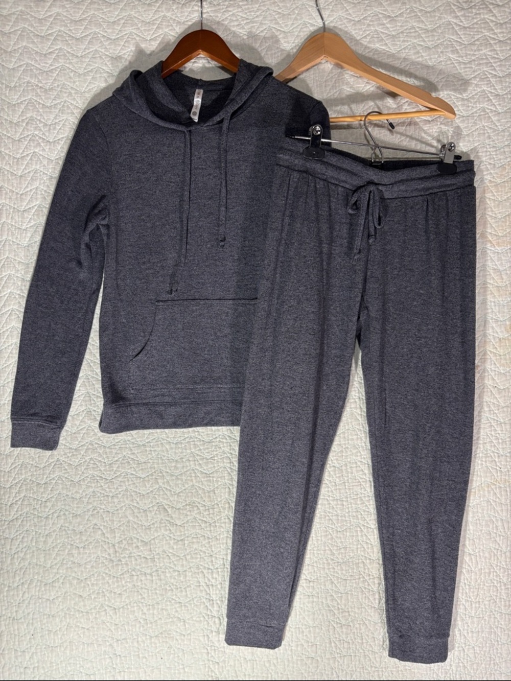Ebb & Flow Women's Charcoal Gray Pullover Hoodie Sweatshirt and Pants Set